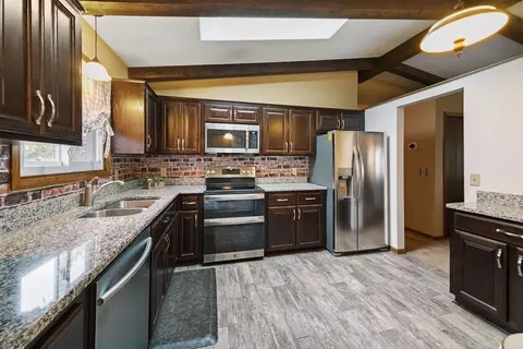Kitchen - 4614 Beacon Hill Rd, Eagan, MN 55122 photo 2 of 3