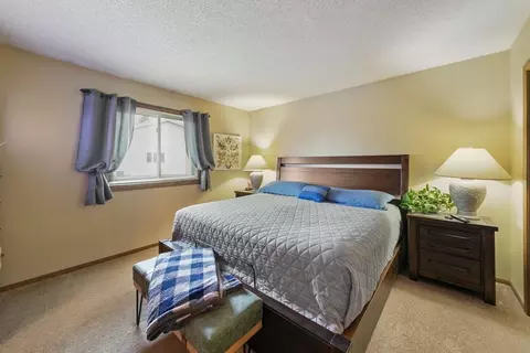 Bedroom - 4614 Beacon Hill Rd, Eagan, MN 55122 photo 1 of 10