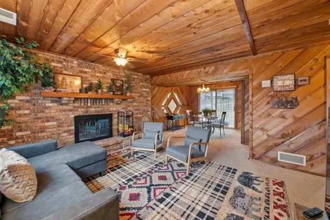 Living - 4614 Beacon Hill Rd, Eagan, MN 55122 photo 7 of 9