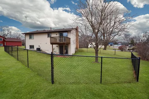 Exterior - 4614 Beacon Hill Rd, Eagan, MN 55122 photo 6 of 7