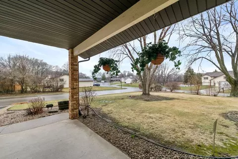Exterior - 4614 Beacon Hill Rd, Eagan, MN 55122 photo 3 of 7