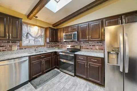Kitchen - 4614 Beacon Hill Rd, Eagan, MN 55122 photo 3 of 3