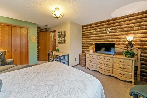 Bedroom - 4614 Beacon Hill Rd, Eagan, MN 55122 photo 8 of 10
