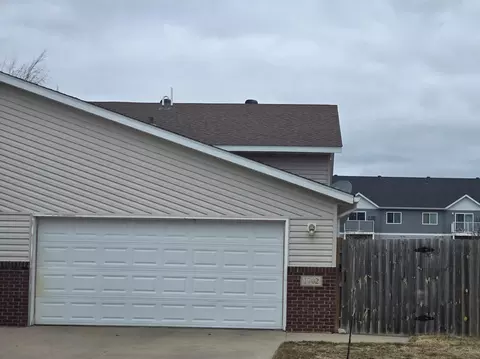 1702 41st Ave S, Moorhead, MN 56560