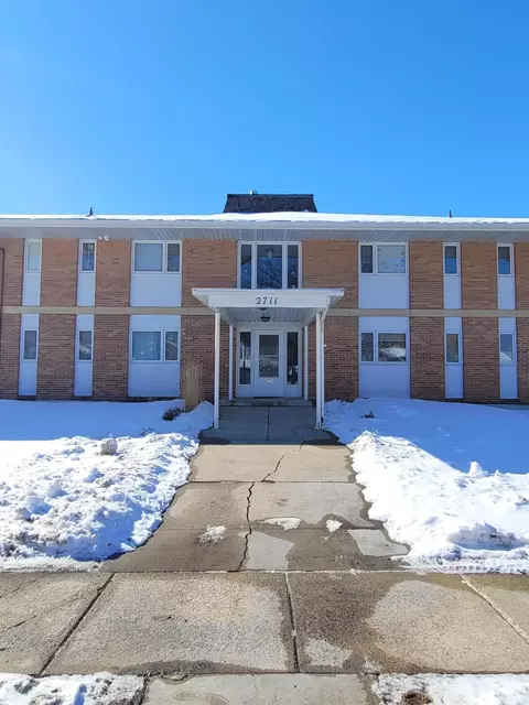 2711 12th St S #2, Fargo, ND 58103