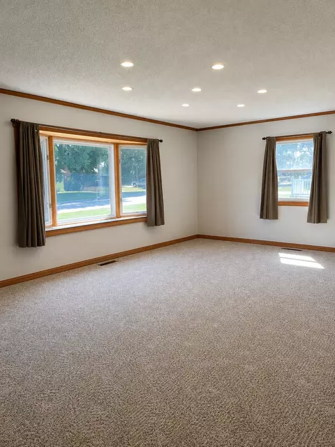 Living - 316 Buckwheat Ave, Windom, MN 56101 photo 5 of 6