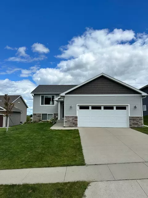 4718 Alan Ln NW, Rochester, MN 55901