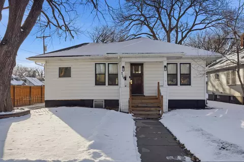 719 15th St S, Fargo, ND 58103