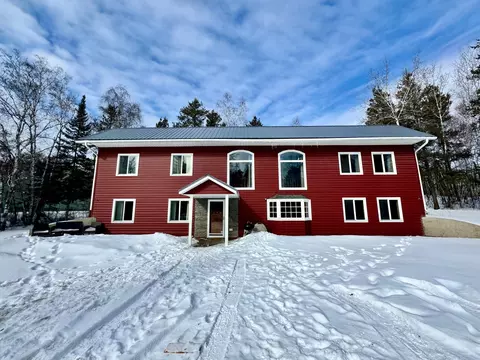 56483 350th St, Warroad, MN 56763