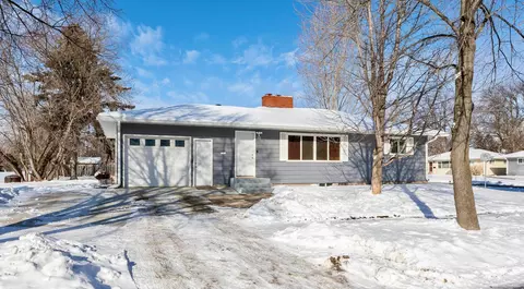 320 22nd Ave S, Moorhead, MN 56560
