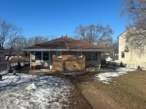 5370 5th St NE, Fridley, MN 55421