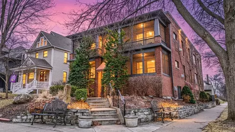 918 Goodrich Ave #A, Saint Paul, MN 55105