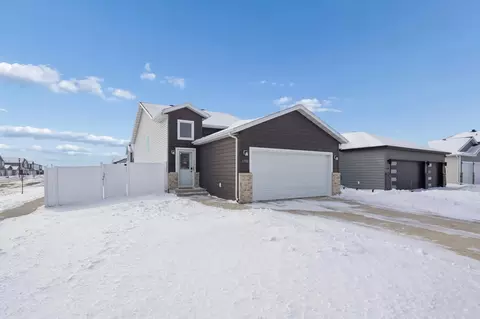 1710 67th Ave S, Fargo, ND 58104