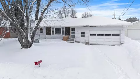 710 Maple Dr, Aurora, MN 55705