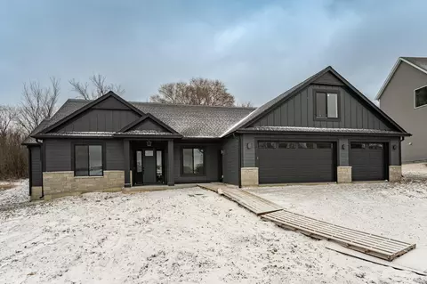 2844 Pinewood Ridge Dr SE, Rochester, MN 55904