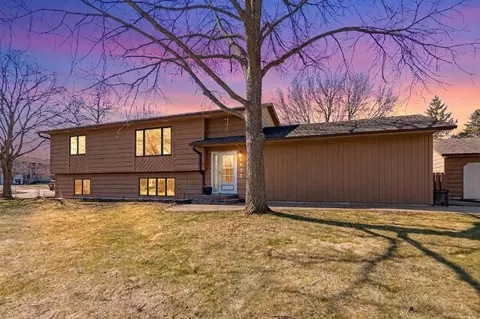 1525 Tierney Dr, Hastings, MN 55033