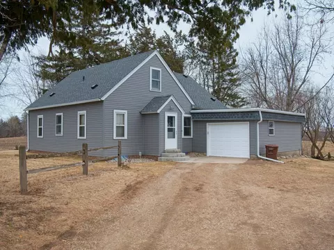 17969 240th St, Hutchinson, MN 55350