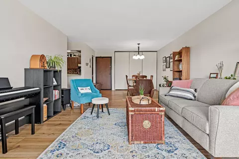 1871 Silver Bell Rd #309, Eagan, MN 55122