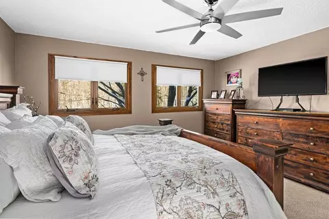Bedroom - 421 Saint Louis River Rd, Duluth, MN 55810 photo 3 of 7