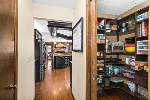 Entry Way - 421 Saint Louis River Rd, Duluth, MN 55810 photo 1 of 4