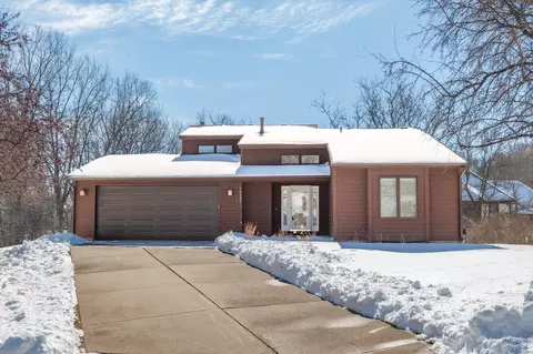 16229 Graben Ct, Eden Prairie, MN 55346