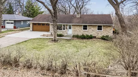 7837 Edgebrook Dr, Saint Louis Park, MN 55426