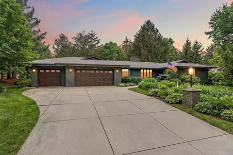 8047 Somerset Rd, Woodbury, MN 55125