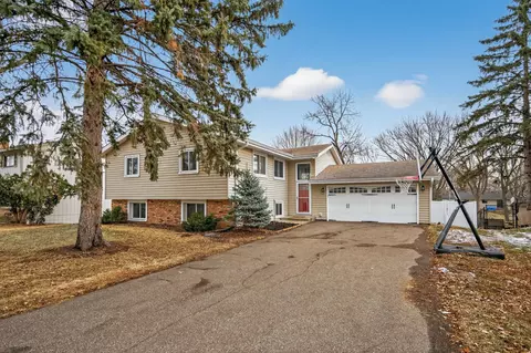 6806 Deerwood Ln N, Maple Grove, MN 55369