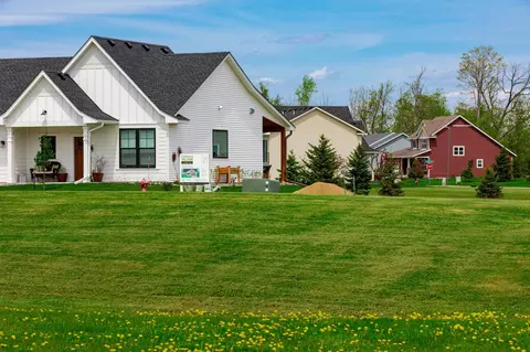 3219 Ramsey St, Faribault, MN 55021