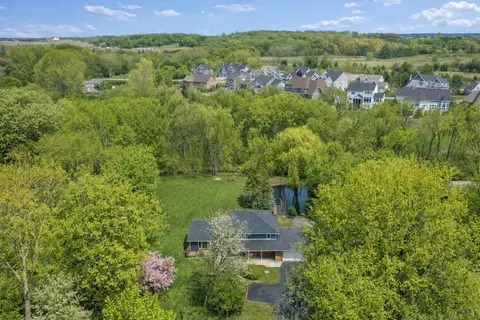 5831 Fawn Trail Cir, Woodbury, MN 55129