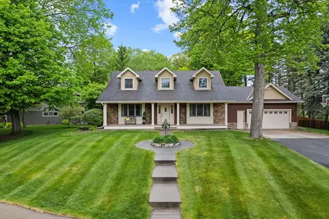 11305 Parkside Trl, Maple Grove, MN 55369