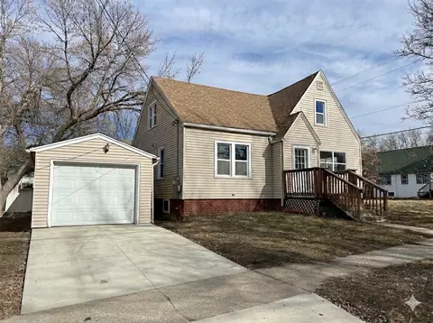 225 E 3rd St, Albert Lea, MN 56007
