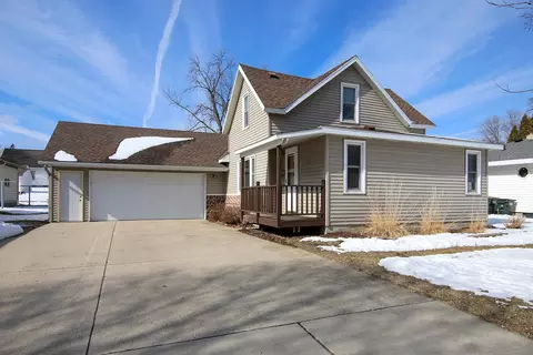 614 Elm St NE, Hutchinson, MN 55350