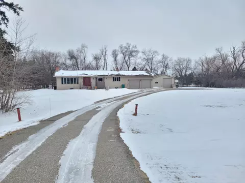 7607 University Dr S, Fargo, ND 58104