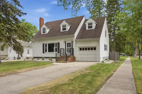 1101 11th St S, Moorhead, MN 56560