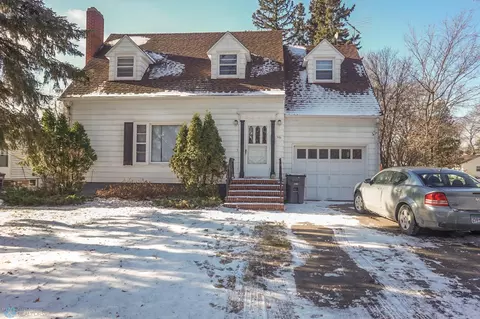 1101 11th St S, Moorhead, MN 56560