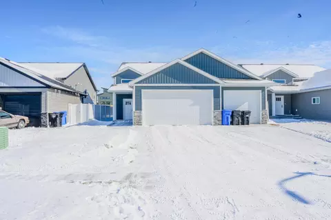 7330 26th St S, Fargo, ND 58104