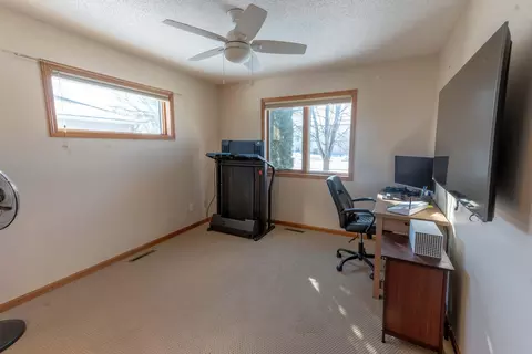 Bedroom - 1002 9th Ave SE, Barnesville, MN 56514 photo 3 of 4