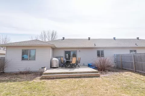 Exterior - 1002 9th Ave SE, Barnesville, MN 56514 photo 5 of 5