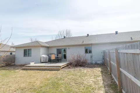 Exterior - 1002 9th Ave SE, Barnesville, MN 56514 photo 4 of 5