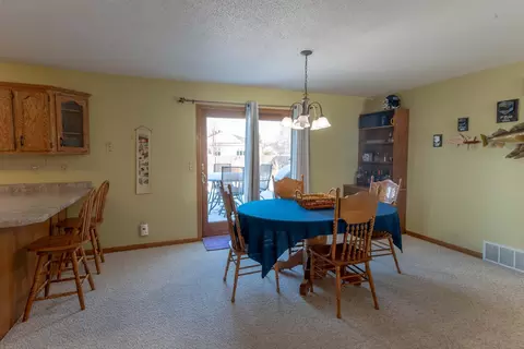 Dining - 1002 9th Ave SE, Barnesville, MN 56514 photo 2 of 2