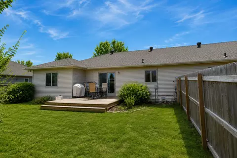 Exterior - 1002 9th Ave SE, Barnesville, MN 56514 photo 2 of 5