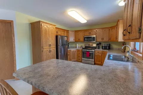 Kitchen - 1002 9th Ave SE, Barnesville, MN 56514 photo 3 of 4