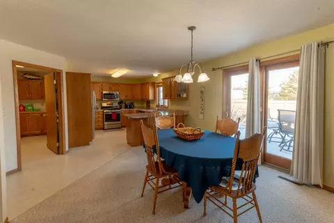 Dining - 1002 9th Ave SE, Barnesville, MN 56514 photo 1 of 2