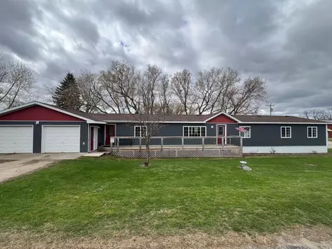121 3rd St, Bluffton, MN 56518