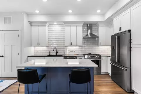 517 2nd St #303, Hudson, WI 54016