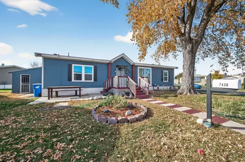 7436 W Circle Cir NE, Fridley, MN 55432