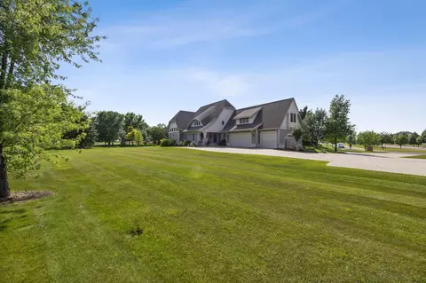 2508 Rose Creek Pkwy S, Fargo, ND 58104