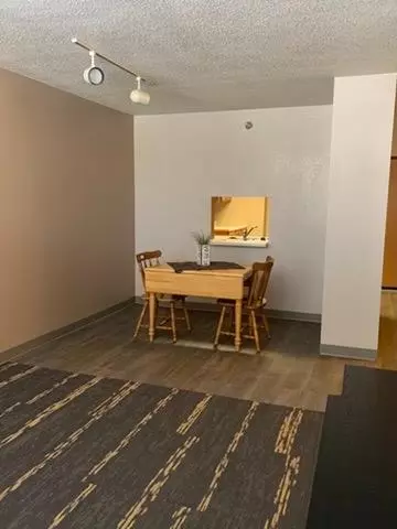 Dining - 31 Chestnut St E # 2, Trimont, MN 56176 photo 3 of 7