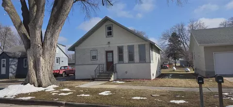 880 Pine St, Wabasso, MN 56293